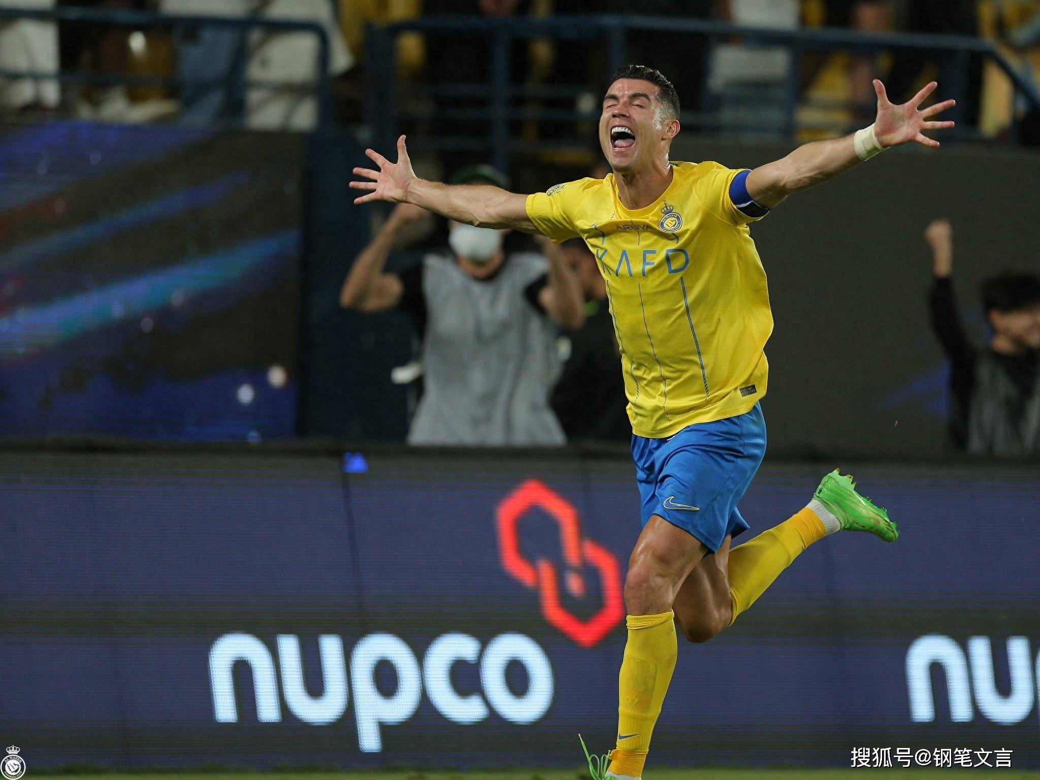 爱游戏-C罗迎来十五赛季高光表现，TES球迷沸腾！-爱游戏